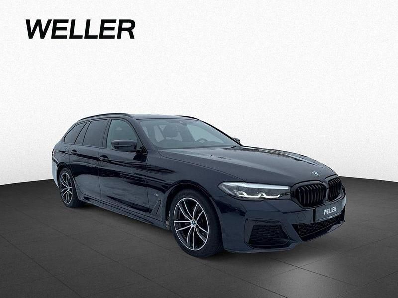 Gebraucht BMW 520 Performance 190 PS (139 kW) 2022 Carbonschwarz (schwarz) Kombi