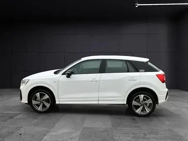 Gebraucht Audi Q2 S-Line 150 PS (110 kW) 2025 Grau SUV