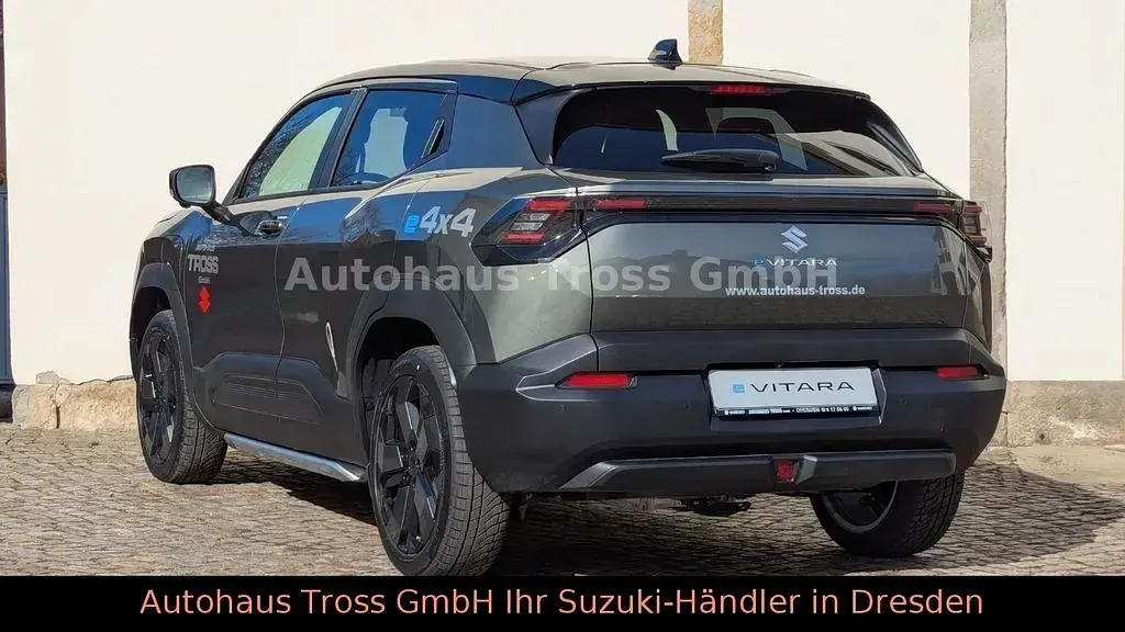 Gebraucht Suzuki e-Vitara Comfort+ 135 kW (184 PS) 2026 Grün SUV