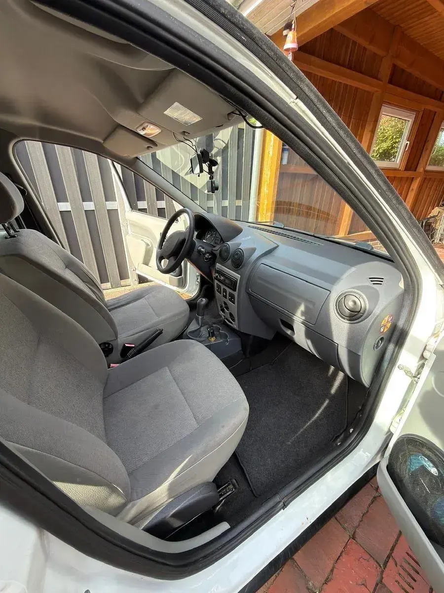 Gebraucht Dacia Logan MCV 75 PS (55 kW) 2010 Weiß Kombi