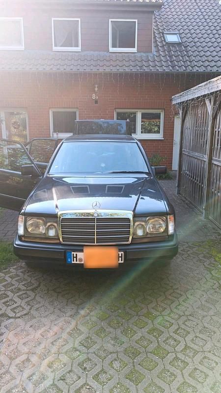 Usata Mercedes E250 1988 Nero Utilitaria