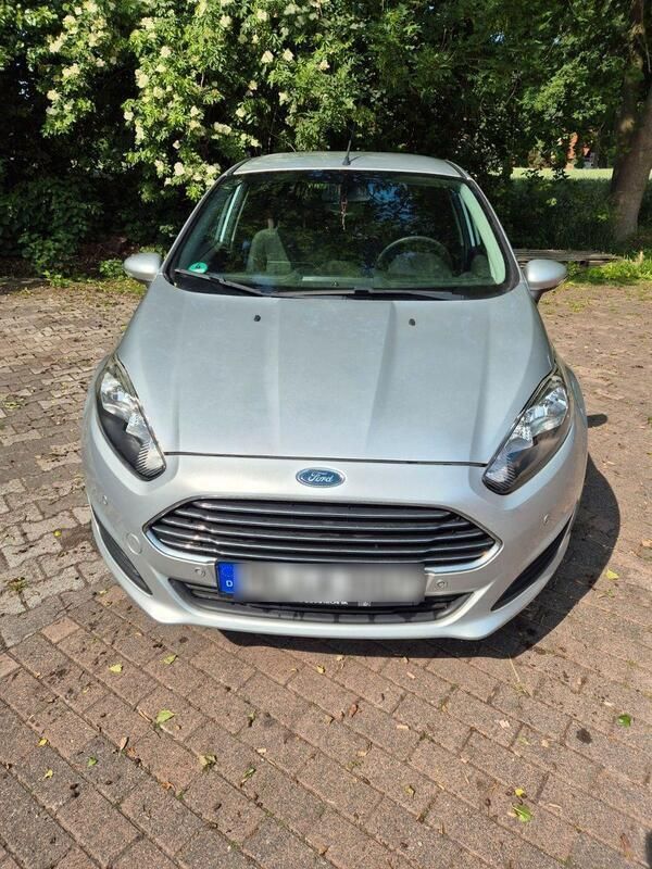 Silber Gebraucht 2013 Ford Fiesta SYNC Edition Kleinwagen | 5.300 € (Fairer Preis) - Bild 1/4