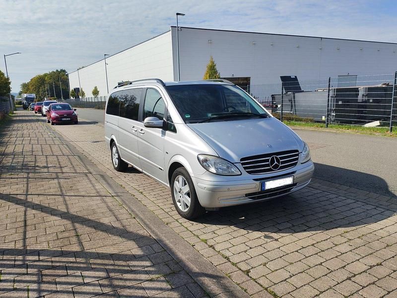 Silber Gebraucht 2007 Mercedes Viano Van / Kleinbus | 9.500 € (Fairer Preis) - Bild 1/4