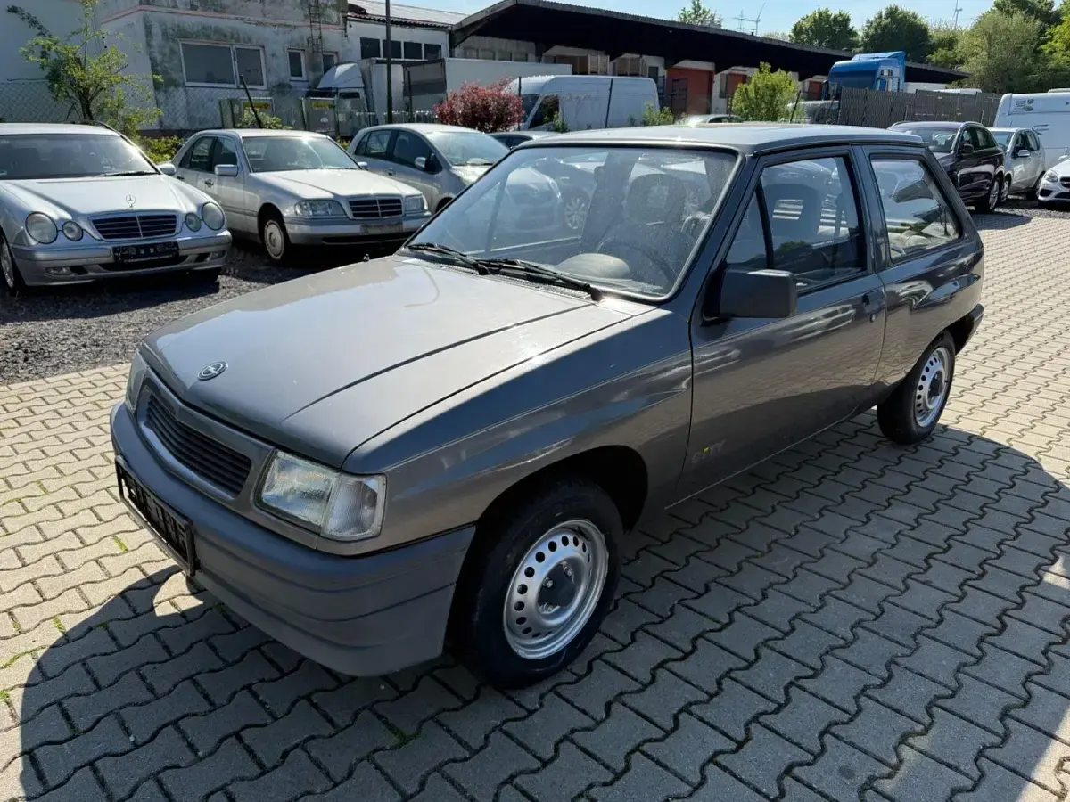 Gebraucht Opel Corsa 45 PS (33 kW) 1992 Grau Kleinwagen