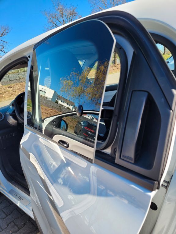 Weiß Gebraucht 2019 Renault Twingo LIMITED Kleinwagen | 7.000 € (Superpreis) - Bild 1/4