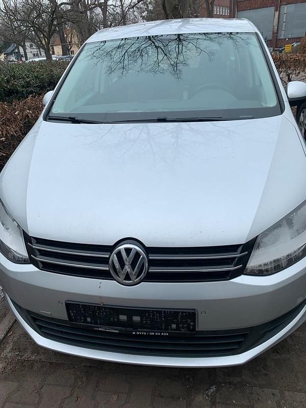Gebraucht VW Sharan 140 PS (102 kW) 2015 Silber Van / Kleinbus