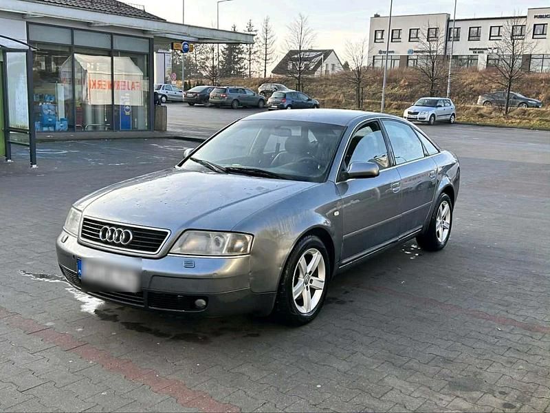 Weiß Gebraucht 2002 Audi A6 Limousine | 1.500 € (Guter Preis) - Bild 1/4