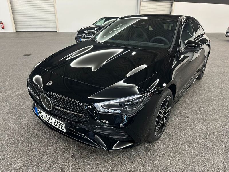 Schwarz Gebraucht 2023 Mercedes CLA250e Shooting Brake AMG line Kombi | 36.400 € (Teuer) - Bild 1/4