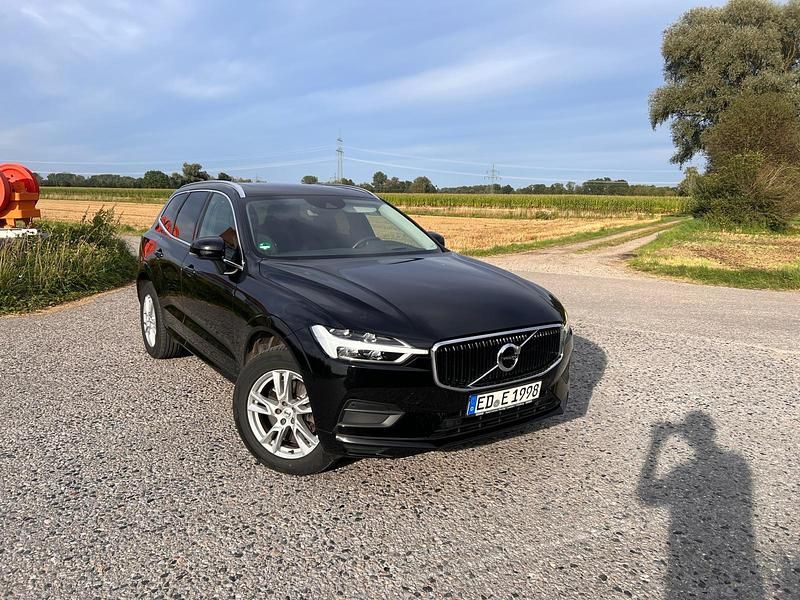 Schwarz Gebraucht 2018 Volvo XC60 Momentum SUV | 21.000 € (Guter Preis) - Bild 1/4