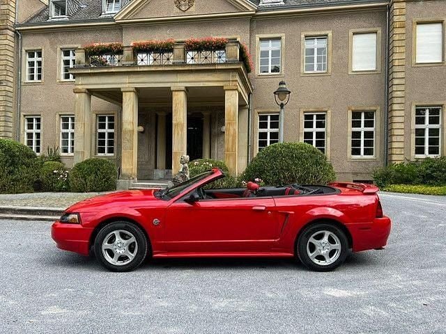 Usata Ford Mustang 193 CV (141 kW) 2004 Rosso Cabrio