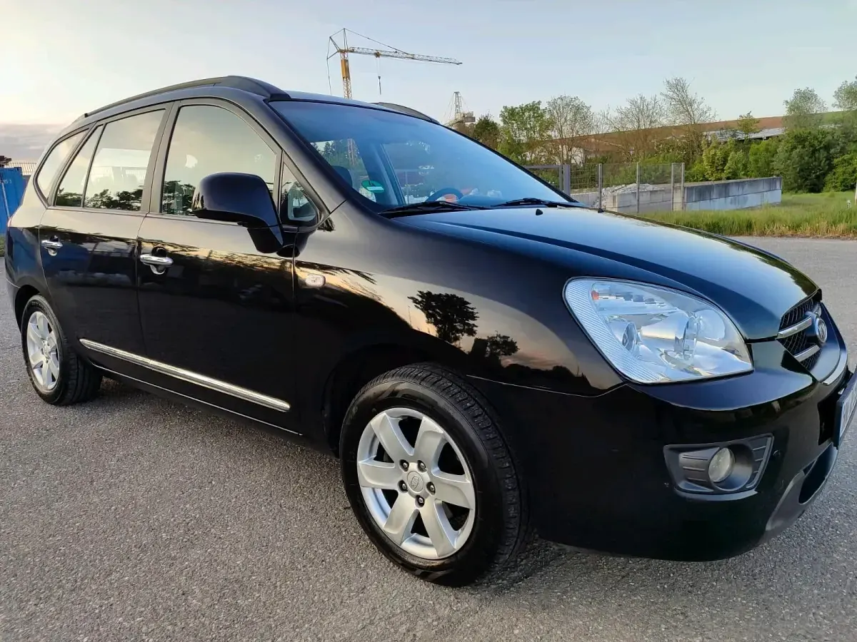 Gebraucht Kia Carens EX 140 PS (102 kW) 2006 Schwarz Van / Kleinbus