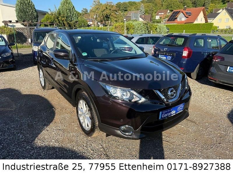 Gebraucht Nissan Qashqai Acenta 116 PS (85 kW) 2015 Schwarz SUV