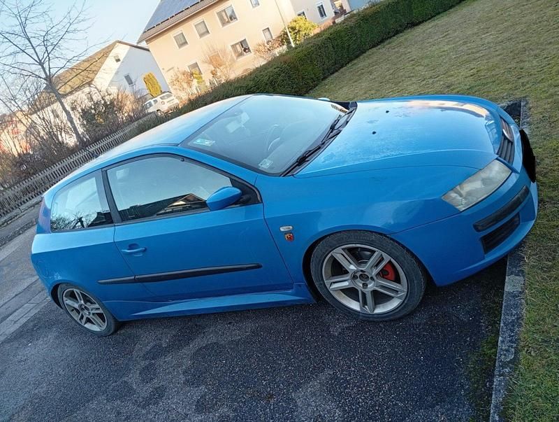 Blau Gebraucht 2004 Fiat Stilo Abarth Kleinwagen | 900 € - Bild 1/4