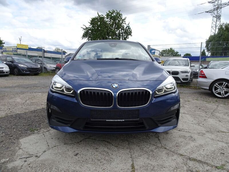 Blau Gebraucht 2021 BMW 218 Advantage Kombi | 12.890 € (Superpreis) - Bild 1/4
