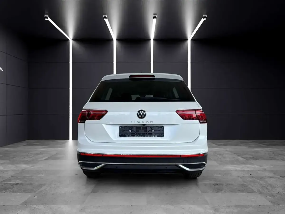 Gebraucht VW Tiguan Elegance 150 PS (110 kW) 2023 Oryxweiß perlmutteffekt SUV