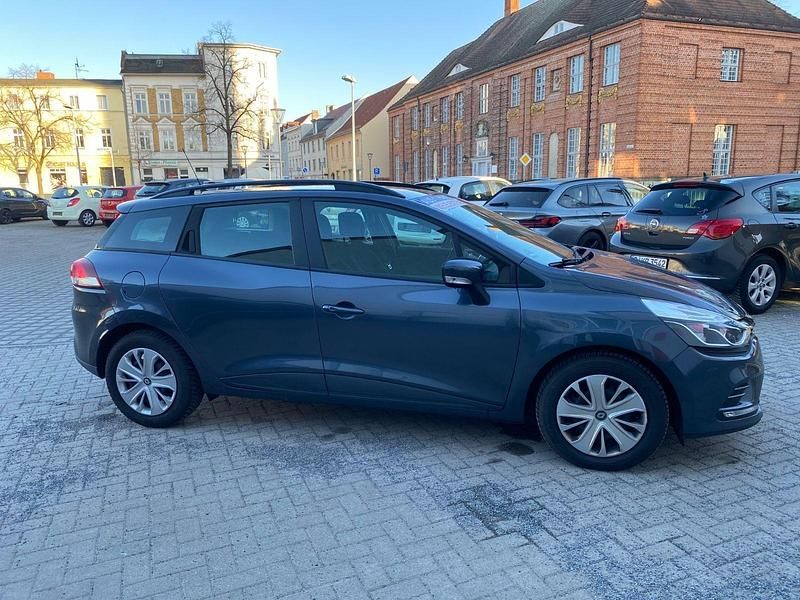 Gebraucht Renault Clio GrandTour Expression 75 PS (55 kW) 2018 Grau Kombi