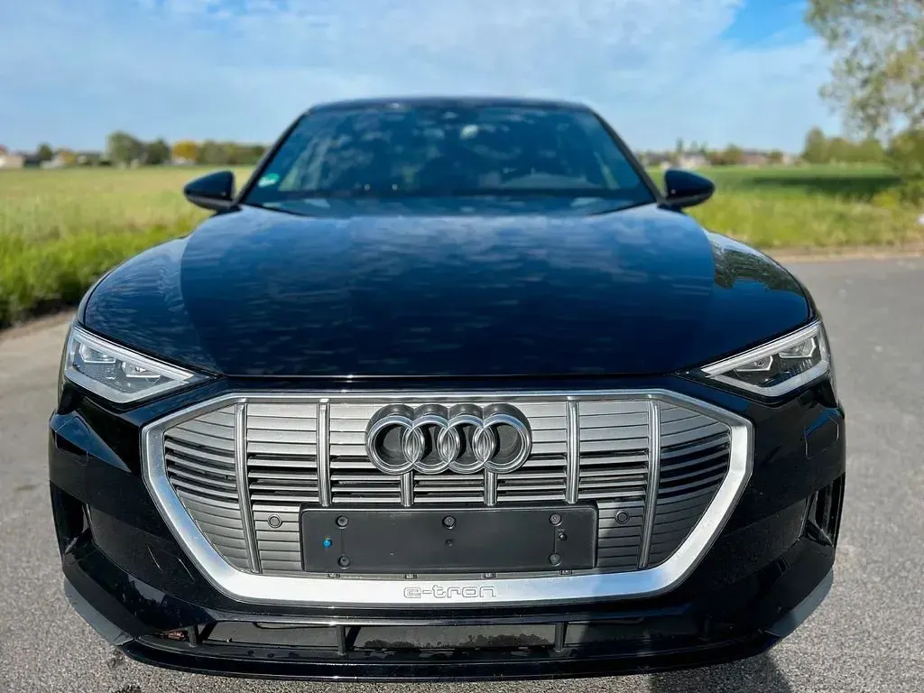 Second-hand Audi e-tron 230 kW (313 CP) 2022 Negru SUV