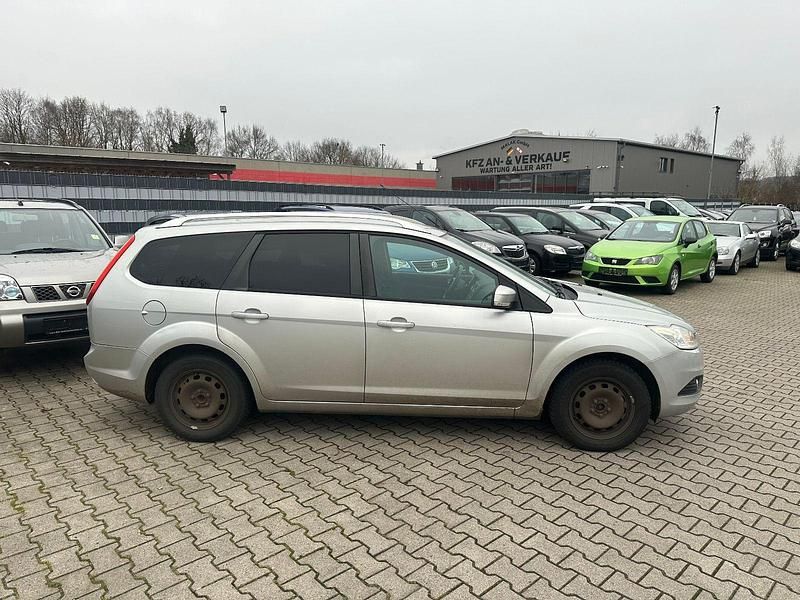 Gebraucht Ford Focus Style 101 PS (74 kW) 2008 Silber Kombi