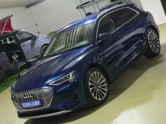Second-hand Audi e-tron Advanced 230 kW (313 CP) 2022 Albastru SUV