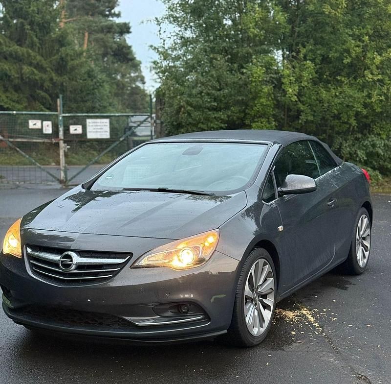 Grau Gebraucht 2013 Opel Cascada Cabrio | 7.999 € (Fairer Preis) - Bild 1/4