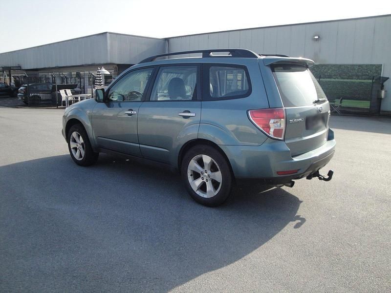 Gebraucht Subaru Forester 147 PS (108 kW) 2010 Grün SUV