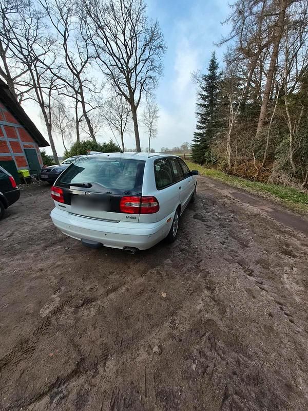 Gebraucht Volvo V40 163 PS (119 kW) 2003 Weiß Kombi