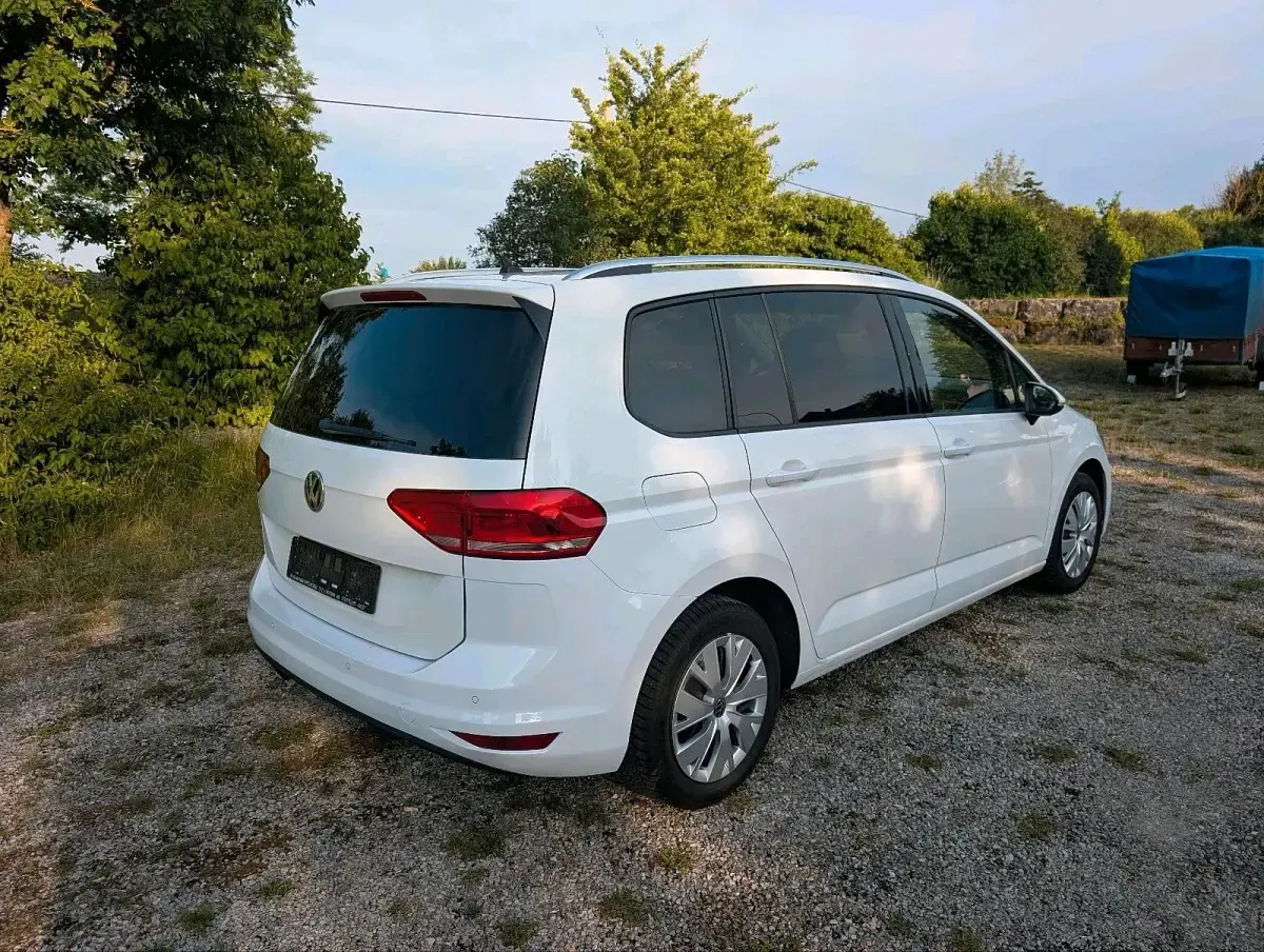 Gebraucht VW Touran 150 PS (110 kW) 2017 Weiß Van / Kleinbus