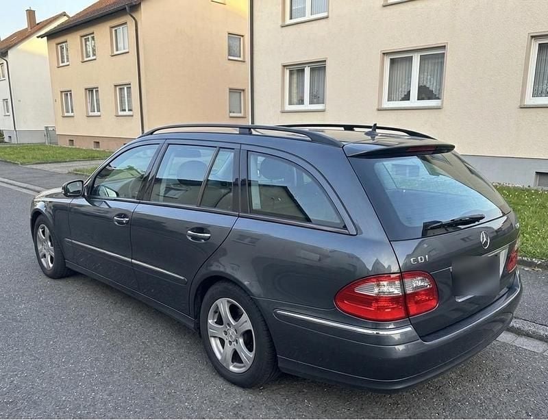Second-hand Mercedes E220 170 CP (125 kW) 2008 Gri Break