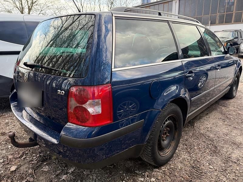 Second-hand VW Passat 115 CP (84 kW) 2003 Albastru Break