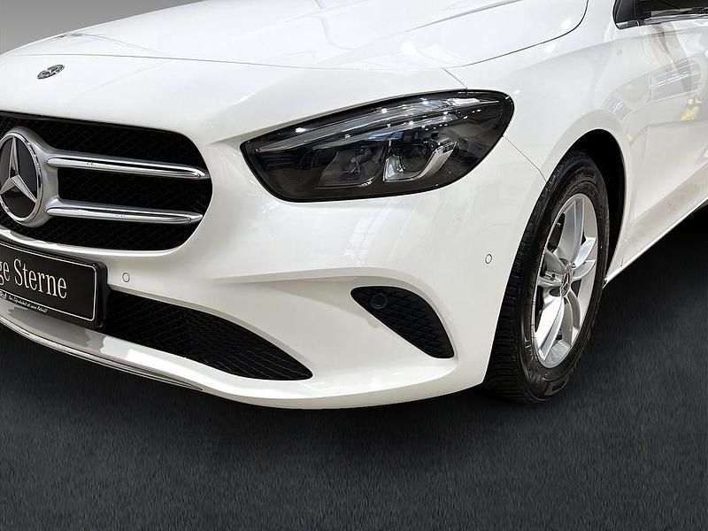 Gebraucht Mercedes B200 Style 150 PS (110 kW) 2020 Weiß Van / Kleinbus
