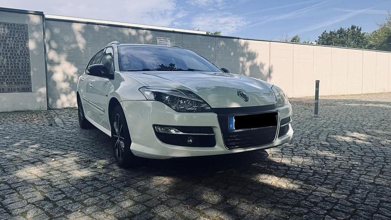 Weiß Gebraucht 2013 Renault Laguna III Kombi | 2.900 € (Guter Preis) - Bild 1/4
