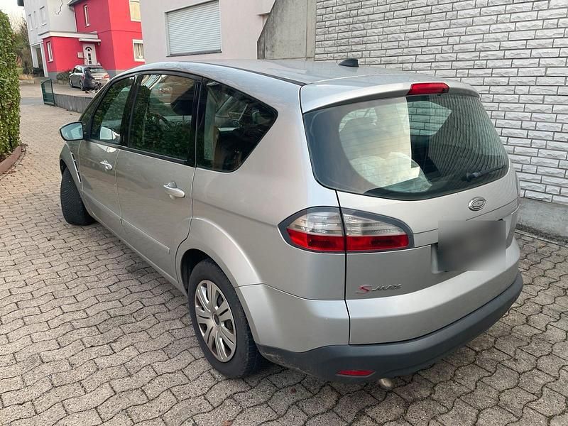 Gebraucht Ford S-MAX 140 PS (102 kW) 2008 Van / Kleinbus