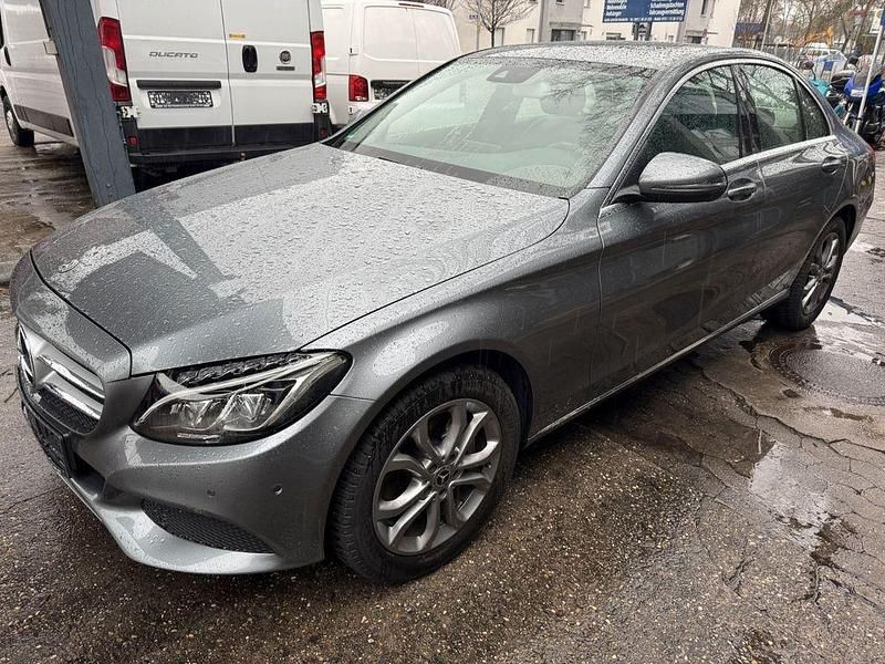 Gebraucht Mercedes C200 Avantgarde 184 PS (135 kW) 2018 Grau Limousine