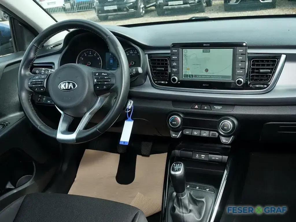Gebraucht Kia Rio DREAM-TEAM Edition 99 PS (72 kW) 2017 Blau Limousine