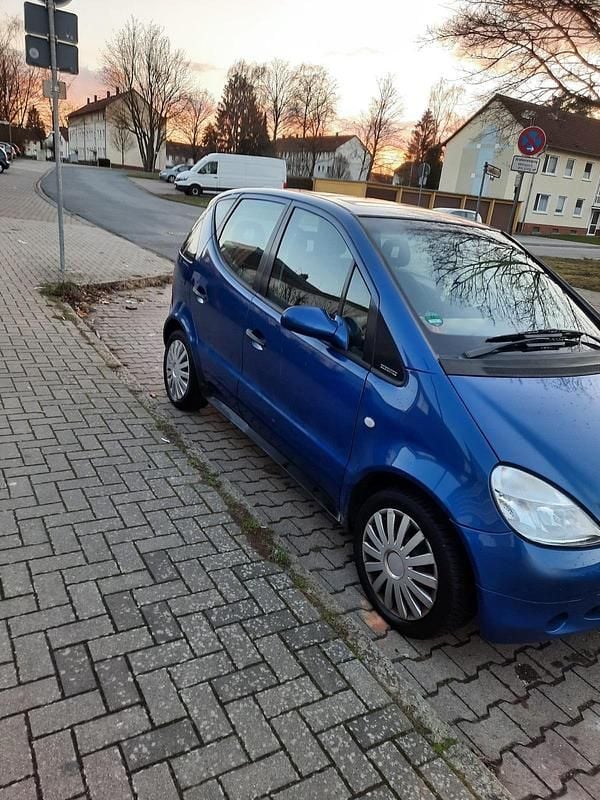 Blau Gebraucht 1999 Mercedes A160 Kleinwagen | 1.500 € (Fairer Preis) - Bild 1/4