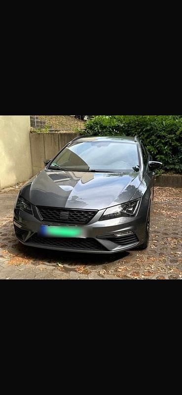 Grau Gebraucht 2018 Cupra Leon Kombi | 20.500 € (Fairer Preis) - Bild 1/4