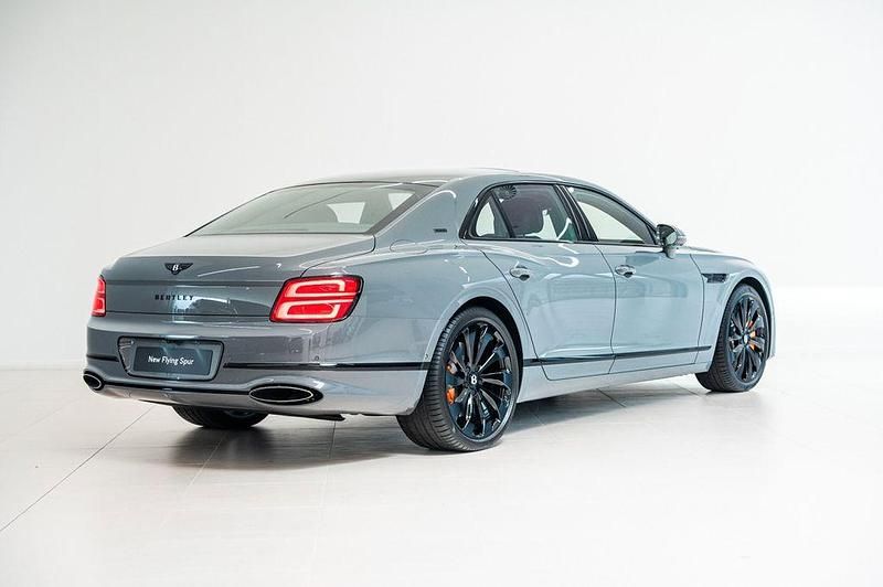 Ny Bentley Flying Spur 680 HK (500 kW) 2025 Grå Sedan