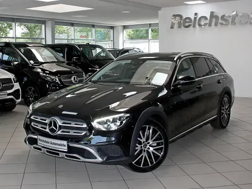 Gebraucht Mercedes E400 330 PS (242 kW) 2022 Obsidianschwarz (metallic) Kombi
