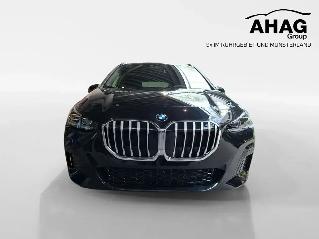 Neu BMW 218 Active Tourer Performance 136 PS (100 kW) 2026 Schwarz Van / Kleinbus