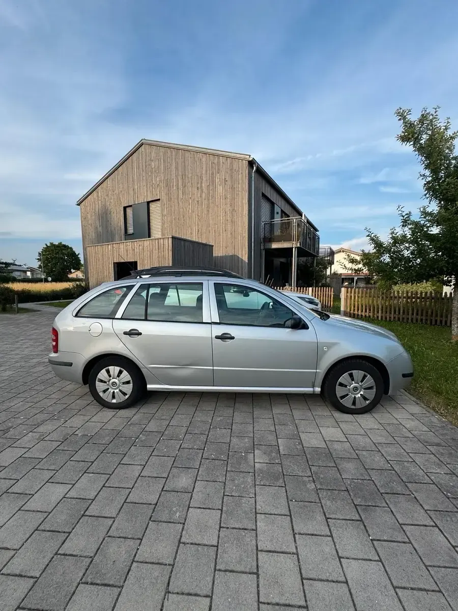 Gebraucht Skoda Fabia 64 PS (47 kW) 2003 Grau Kleinwagen
