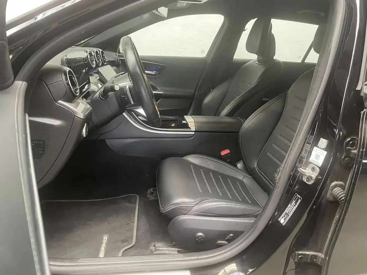 Gebraucht Mercedes C200 AMG 184 PS (135 kW) 2023 Schwarz/baltic black Kombi