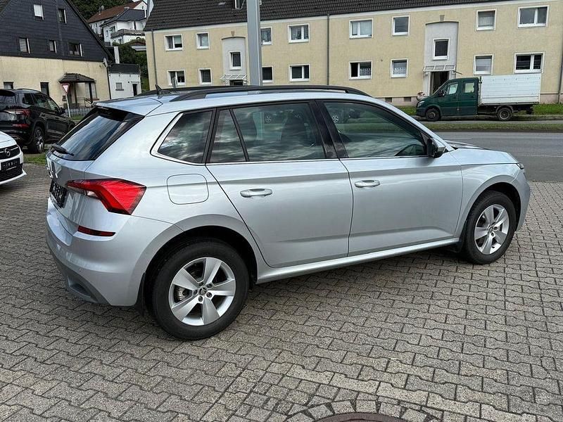 Gebraucht Skoda Kamiq 110 PS (80 kW) 2024 Brilliantsilber metallic (metallic) SUV