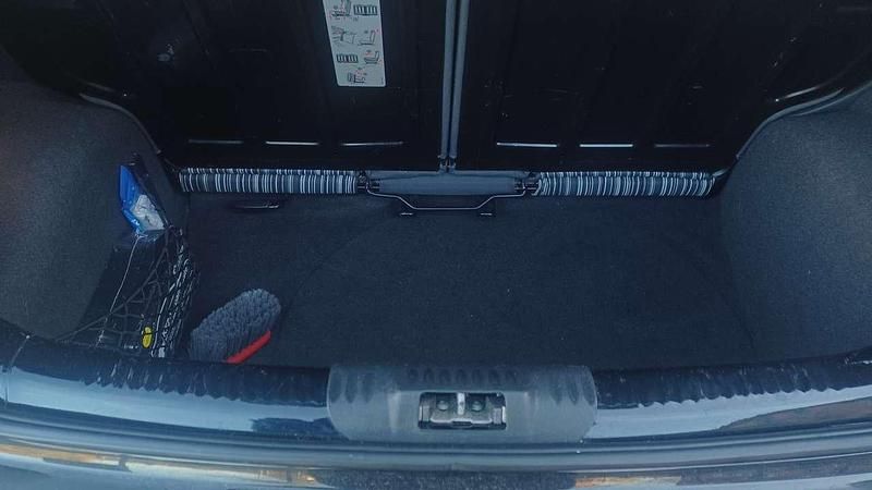 Gebraucht VW Fox Style 60 PS (44 kW) 2012 Schwarz Kleinwagen