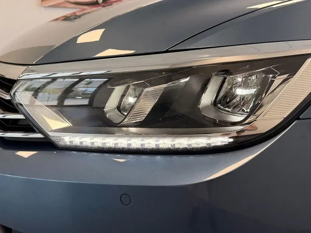 Gebraucht VW Passat Highline 190 PS (139 kW) 2018 Blau Kombi