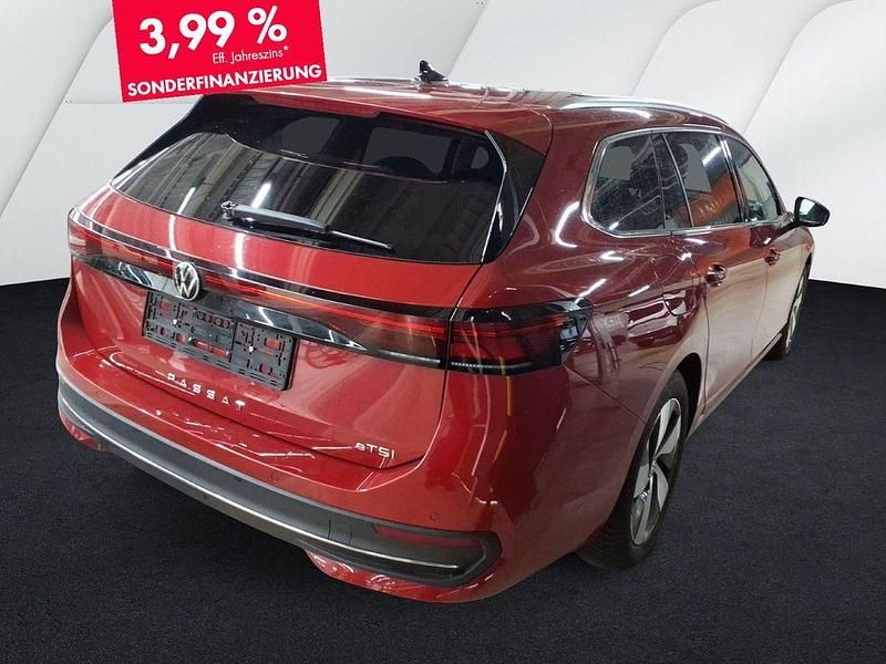 Gebraucht VW Passat Business 150 PS (110 kW) 2025 Chilirot metallic (metallic) Kombi