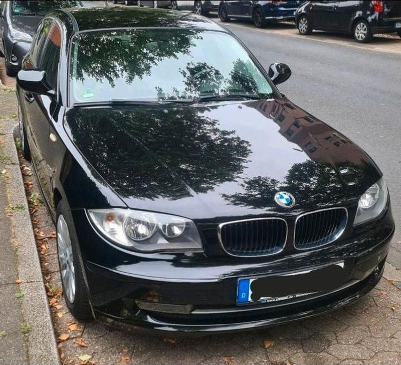 Schwarz Gebraucht 2011 BMW 116 Kleinwagen | 5.500 € (Guter Preis) - Bild 1/4