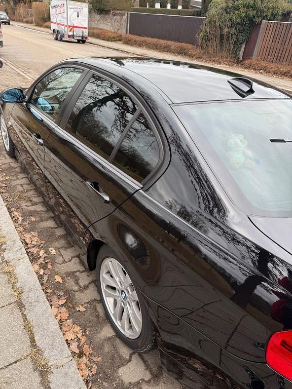 Gebraucht BMW 320 Advantage 177 PS (130 kW) 2006 Schwarz Limousine