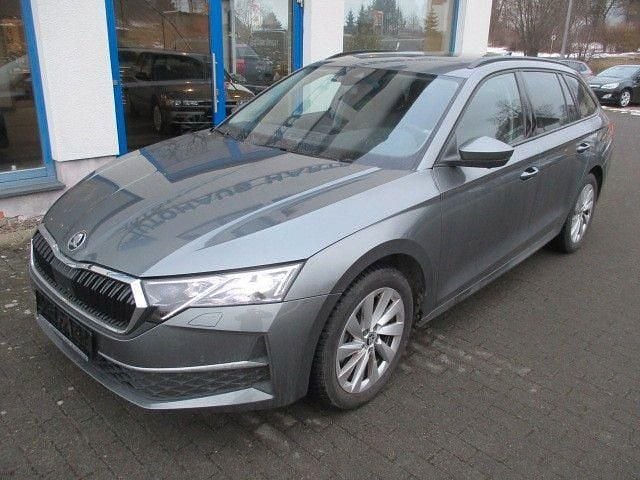 Grau Gebraucht 2025 Skoda Octavia Selection Kombi | 28.950 € (Fairer Preis) - Bild 1/4