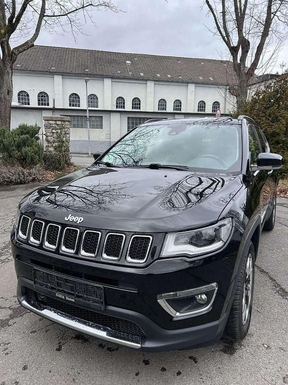 Gebraucht Jeep Compass Limited 140 PS (102 kW) 2019 Diamond black crystal p/c SUV