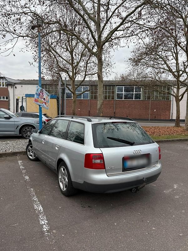 Grau Gebraucht 2000 Audi A6 Kombi | 1.499 € (Fairer Preis) - Bild 1/4